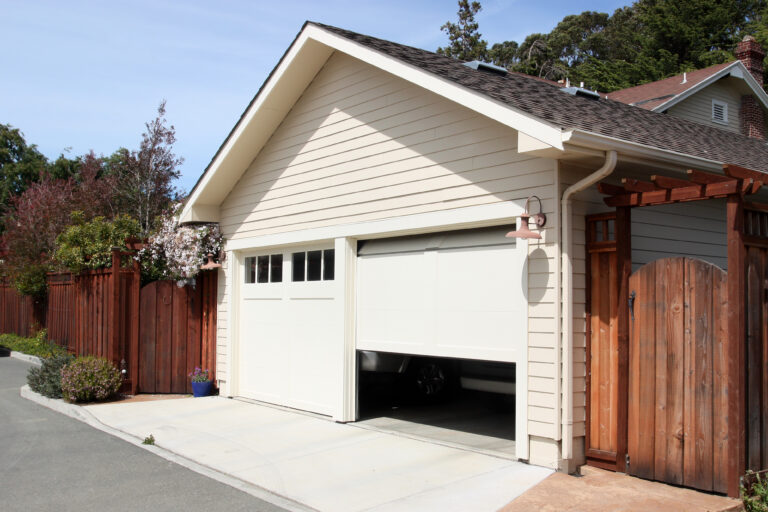 garage door won't close